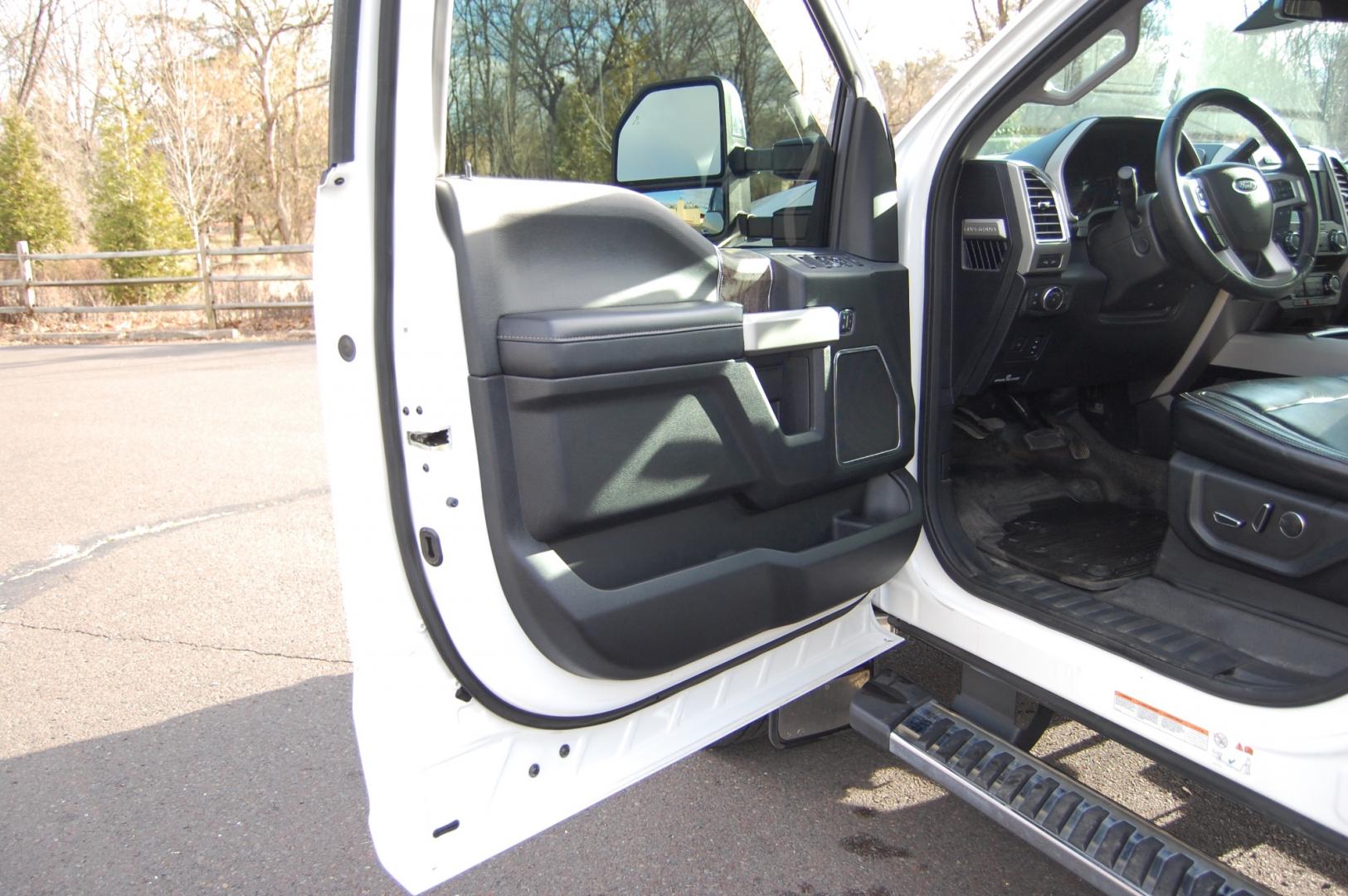 2017 White /Black Leather Ford F-450 SD Lariat Ultimate (1FT8W4DT7HE) with an 6.7 liter V8 Turbo Diesel engine, 6 speed Auto transmission, located at 6528 Lower York Road, New Hope, PA, 18938, (215) 862-9555, 40.358707, -74.977882 - 2017 Ford F450 Super Duty Lariat Ultimate. 4x4, Crew Cab, 6.7L Power Stroke Diesel Engine. White Platinum Metallic Tri-Coat Paint, Black Leather Interior. 82,250 miles. One owner. Ford ESP transferable warranty until March of 2025 or 125k miles. Intelligent Access w/ Remote Start, Tow Techno - Photo#12